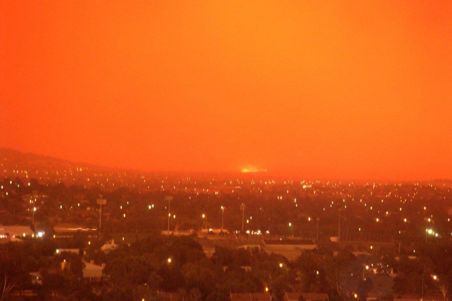 photo of Canberra with orange smoky sky